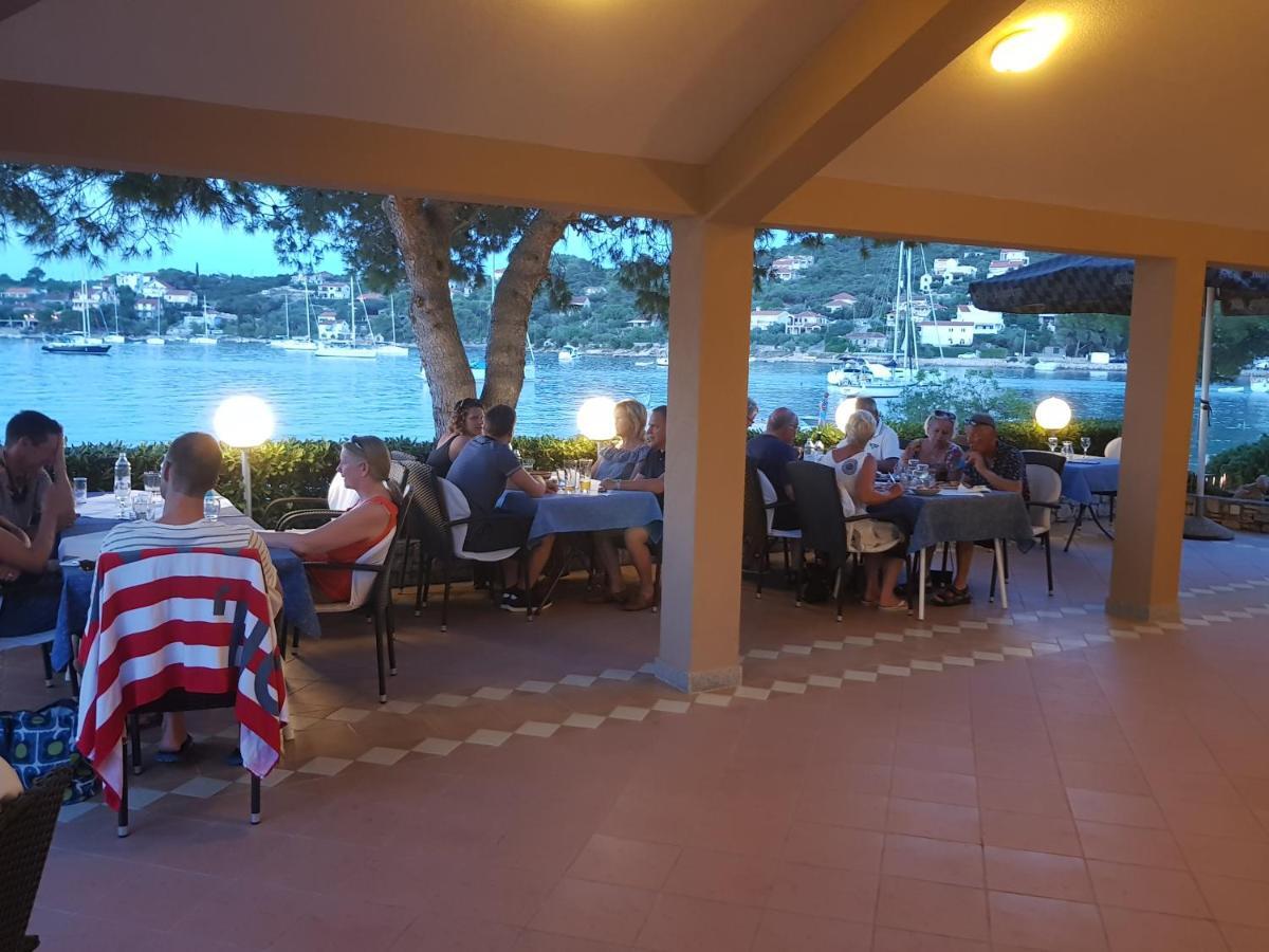 Hotel Paradise Punta Nečujam Kültér fotó